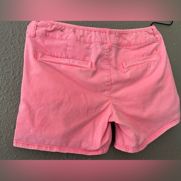 Women's American Eagle Bright Pink Midi Stretch Shorts - Size 2 - Picture 10 of 14